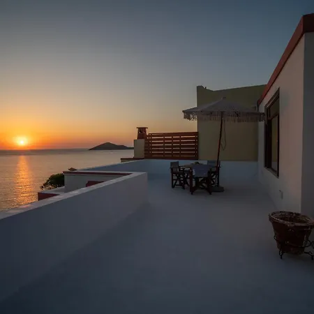 The Blue Nest * Lakkíon