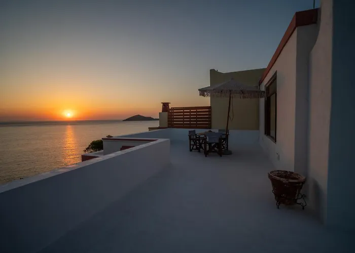 The Blue Nest * Lakkíon